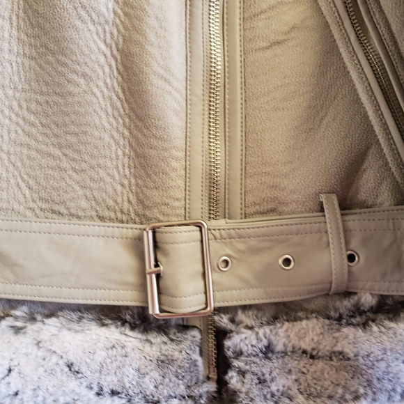 BCBG Generation Women’s Metallic Sherpha Heavyweight Faux Fur Gray Coat Small - Picture 6 of 11